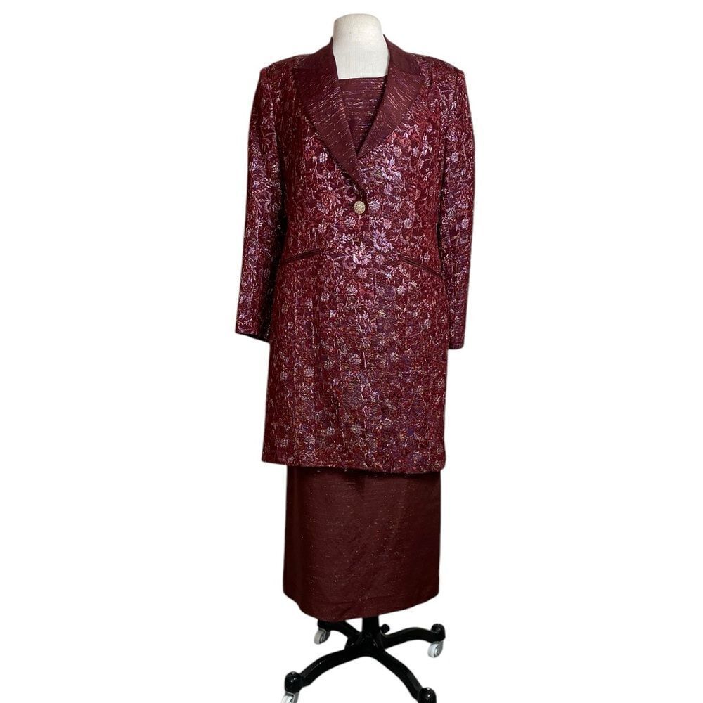 Elegant Women's Burgundy Floral Brocade Dress Set